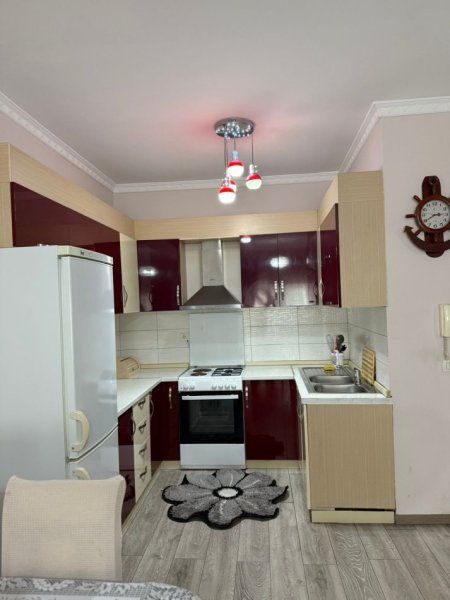 Tirane, jepet me qera apartament 1+1 , 74 m² 600 € (don bosko)