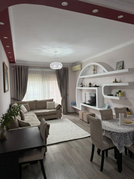 Tirane, jepet me qera apartament 1+1 , 74 m² 600 € (don bosko)
