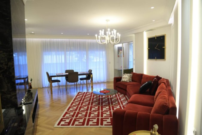 Tirane, jepet me qera apartament 1+1 Kati 2, 165 m² 1.800 € 