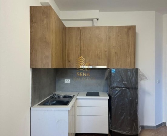 Tirane, jepet me qera garsonier 1+1 Kati 1, 50 m² 350 € (Rruga Xhanfize Keko)