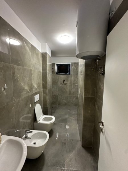 Tirane, jepet me qera apartament 2+1 Kati 7, 80 m² 500 € (ASTIR)