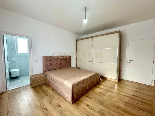 Tirane, jepet me qera Vile 3+1 Kati 1, 120 m² 1.550 € (Neom129431)