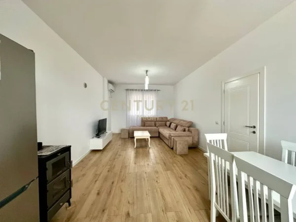 Tirane, jepet me qera Vile 3+1 Kati 1, 120 m² 1.550 € (Neom129431)