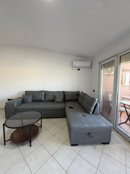 Shqiperi, jepet me qera apartament 1+1 Kati 4, 70 m² 550 € (Kodra e Diellit)
