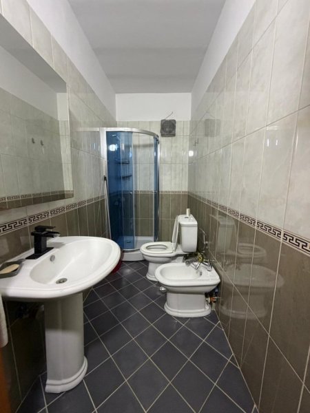 Shqiperi, jepet me qera apartament 1+1 Kati 4, 70 m² 550 € (Kodra e Diellit)