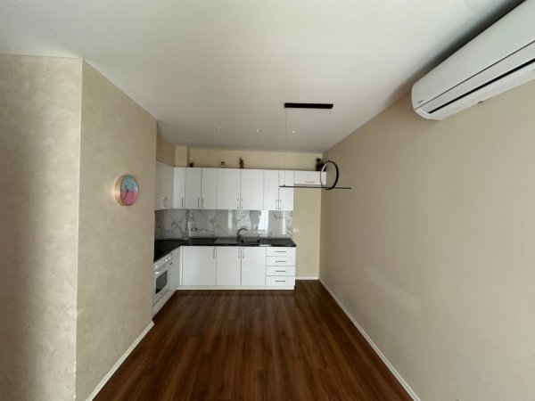 Tirane, jepet me qera apartament 2+1 Kati 7, 80 m² 500 € 