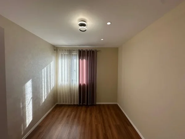 Tirane, jepet me qera apartament 2+1 Kati 7, 80 m² 500 € 