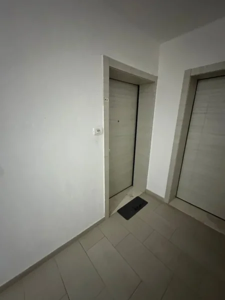 Tirane, jepet me qera apartament 2+1 Kati 7, 80 m² 500 € 