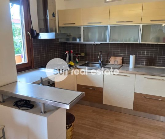 Shkoder, jepet me qera apartament 2+1+Ballkon Kati 1, 121 m² (QENDER)