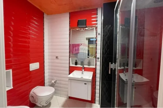 Tirane, jepet me qera apartament 3+1+Ballkon , 120 m² 800 € (astir)