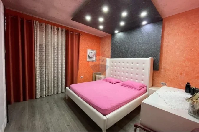 Tirane, jepet me qera apartament 3+1+Ballkon , 120 m² 800 € (astir)