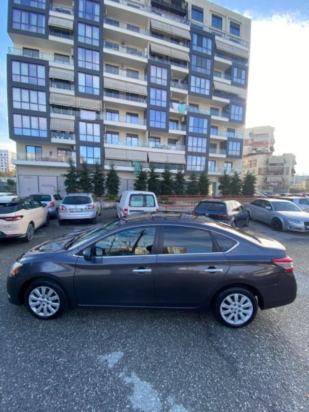 Tirane, shitet makine NISSAN SENTRA Benzin+Gaz, gri metalizato automatik 170.000 km 6.800 €
