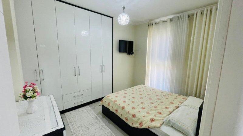 Tirane, jepet me qera apartament 1+1 Kati 3, 670 € 