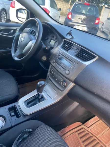 Tirane, shitet makine NISSAN SENTRA Benzin+Gaz, gri metalizato automatik 170.000 km 6.800 €