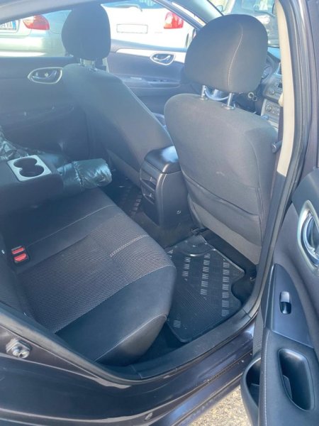 Tirane, shitet makine NISSAN SENTRA Benzin+Gaz, gri metalizato automatik 170.000 km 6.800 €