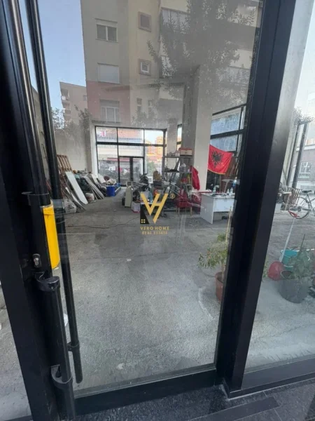 Tirane, shitet ambjent biznesi Kati 0, 141 m² 950.000 € (RRUGA E BOGDANEVE)