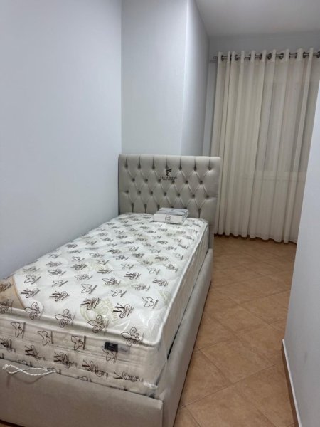 Shqiperi, jepet me qera apartament 2+1 Kati 7, 80 m² 800 € (RRUGA E KAVAJES)