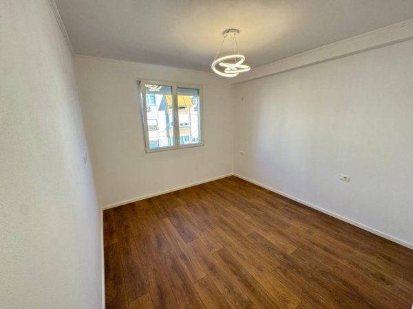 Tirane, shitet apartament 1+1 Kati 4, 59 m²