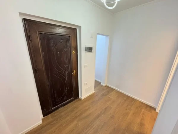 Tirane, shitet apartament 1+1 Kati 4, 59 m²