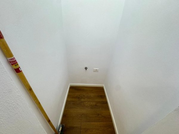 Tirane, shitet apartament 1+1 Kati 4, 59 m²