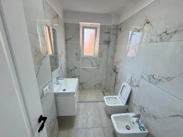Tirane, shitet apartament 1+1 Kati 4, 59 m²