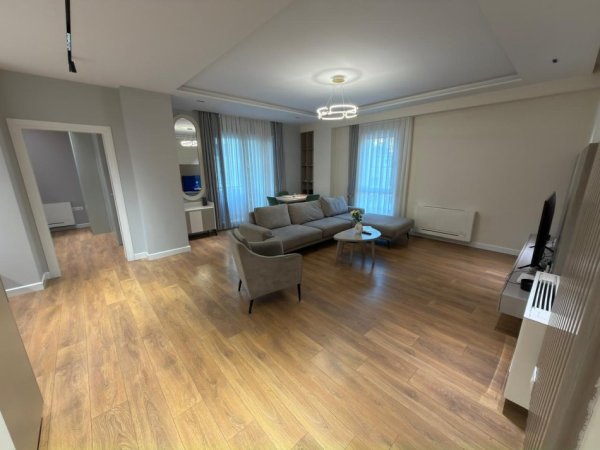 Tirane, jepet me qera apartament 2+1 Kati 7, 130 m² 1.200 € 
