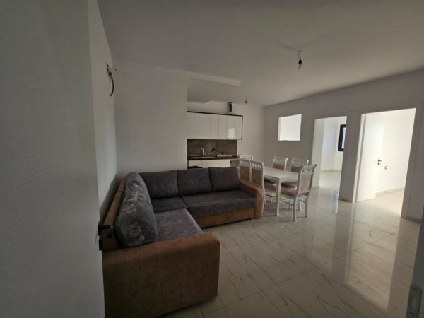 Tirane, jepet me qera apartament 2+1 Kati 2, 82 m² 430 € (Rruga Llazar Shapatini)