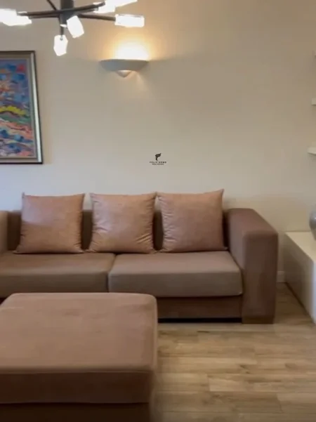 Tirane, jepet me qera apartament 2+1 Kati 2, 120 m² 1.000 € (MYSLYM SHYRI)