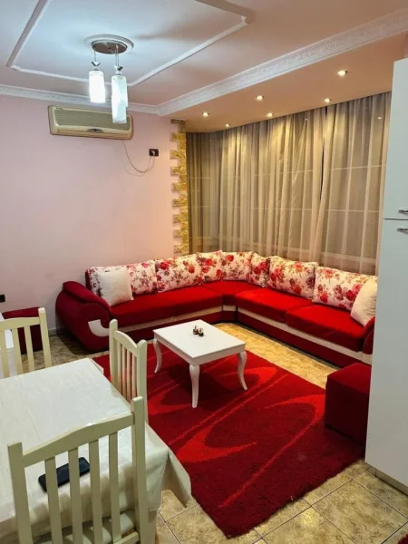 Tirane, jepet me qera apartament 2+1 Kati 5, 80 m² 600 € (Rruga e Kavajes)