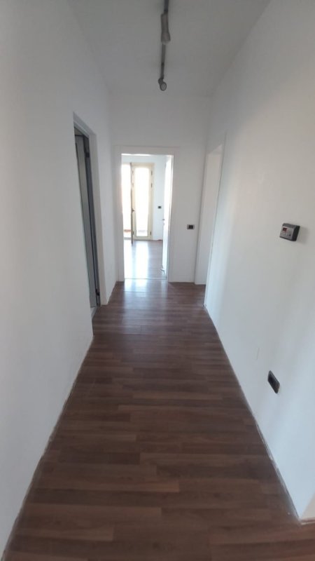 Tirane, shes apartament 2+1 Kati 4, 150 m² 345.000 € (Rruga Kristo Luarasi)