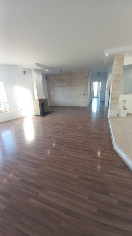 Tirane, shes apartament 2+1 Kati 4, 150 m² 345.000 € (Rruga Kristo Luarasi)