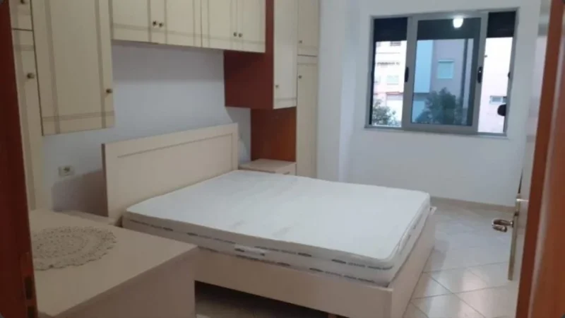 Tirane, jepet me qera apartament 1+1 Kati 2, 56 m² 350 € (yzberisht)