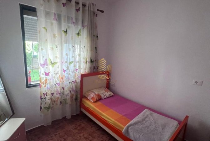Tirane, jepet me qera Vile 2+1+Ballkon Kati 1, 90 m² 400 € (Rruga Llazar Shapatini)