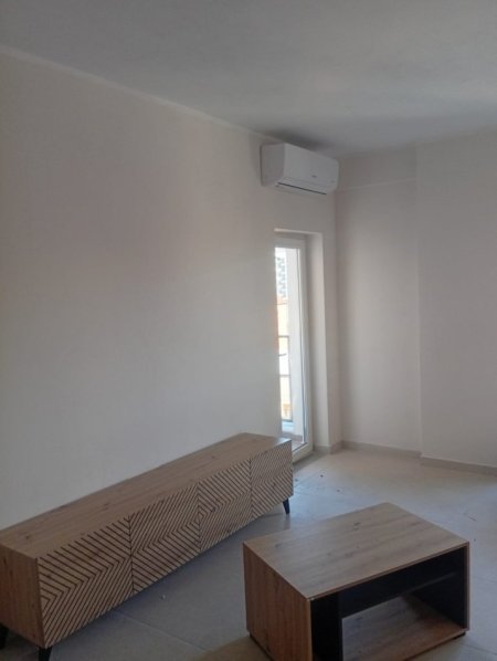 Jepet me Qera Apartament 1+1 ne 5 Maji,     400 €URO