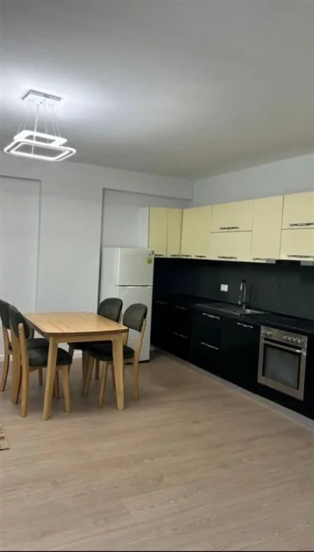 Tirane, jepet me qera apartament 1+1 Kati 1, 68 m² 430 € (5 maj)