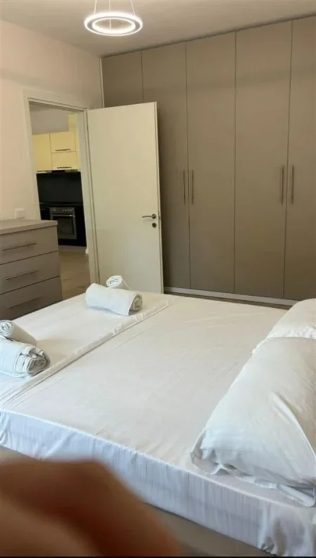 Tirane, jepet me qera apartament 1+1 Kati 1, 68 m² 430 € (5 maj)