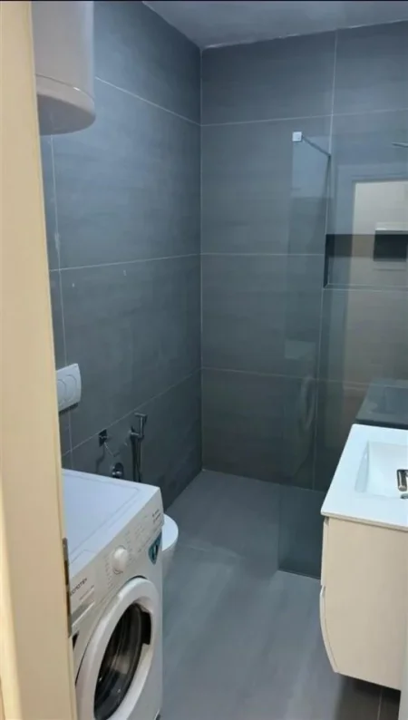 Tirane, jepet me qera apartament 1+1 Kati 1, 68 m² 430 € (5 maj)