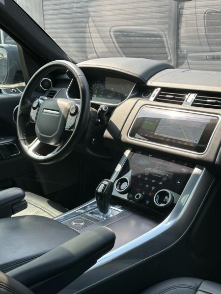 RANGE ROVER SPORT 3.0 HSE Nafte, 64.000 km 43.000 €