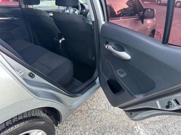 Tirane, shes makine TOYOTA AURIS 1.4 Nafte, gri metalizato manuale Klima 163.530 km