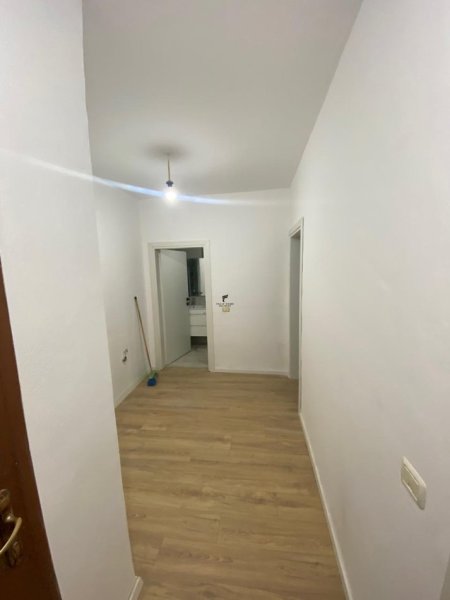 Tirane, jepet me qera apartament 2+1 Kati 2, 80 m² 650 € (5 MAJI)