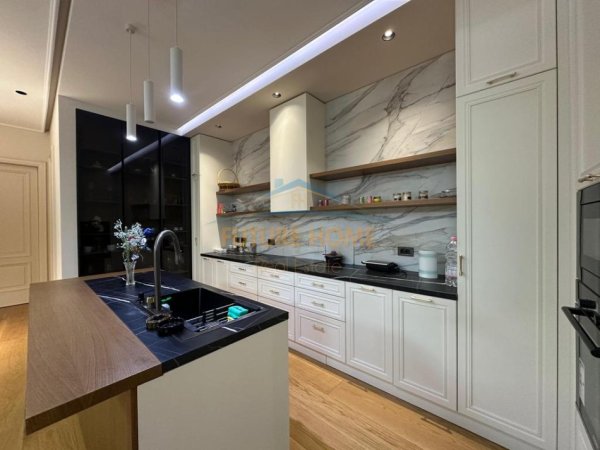 Tirane, shitet apartament Kati 4, 155 m² 665.000 €