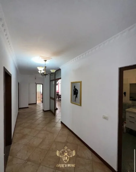 Durres, shes 3+1+Aneks+Ballkon Kati 1, 157 m² (vila zogut)