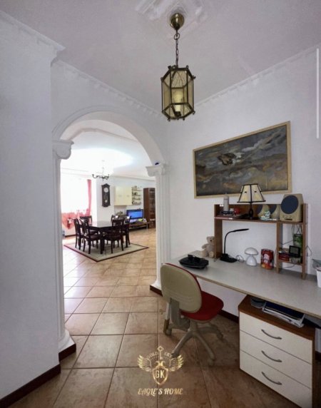 Durres, shes 3+1+Aneks+Ballkon Kati 1, 157 m² (vila zogut)