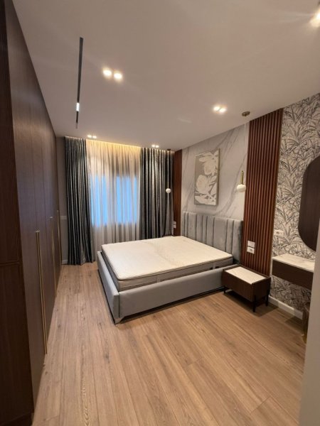 Tirane, jepet me qera apartament 2+1 Kati 6, 100 m² 1.400 € (Qender, GALERIA)