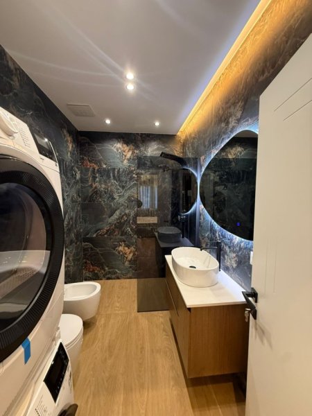 Tirane, jepet me qera apartament 2+1 Kati 6, 100 m² 1.400 € (Qender, GALERIA)