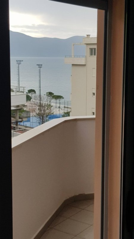 Vlore jepet me qera nga Pronari, pa-komision apartament 1+1+Ballkon Kati 5, 800 € (lungomare).