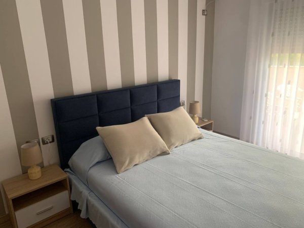 Vlore jepet me qera nga Pronari, pa-komision apartament 1+1+Ballkon Kati 5, 800 € (lungomare).