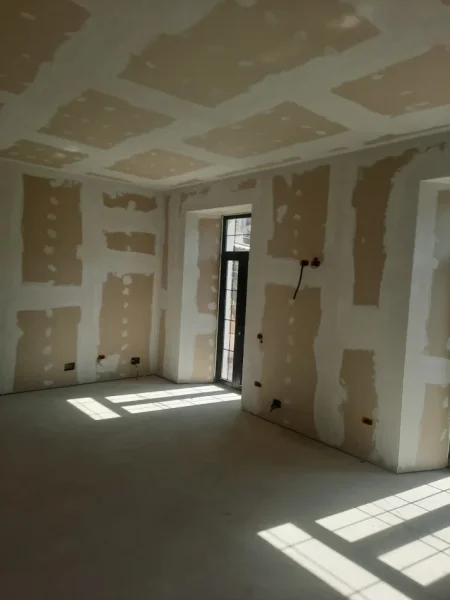 Tirane, jepet me qera dyqan Kati 0, 250 m² 5.000 € (medreseja)