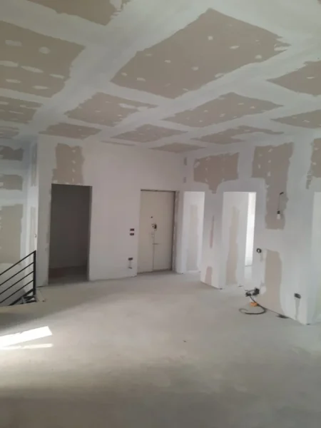 Tirane, jepet me qera dyqan Kati 0, 250 m² 5.000 € (medreseja)