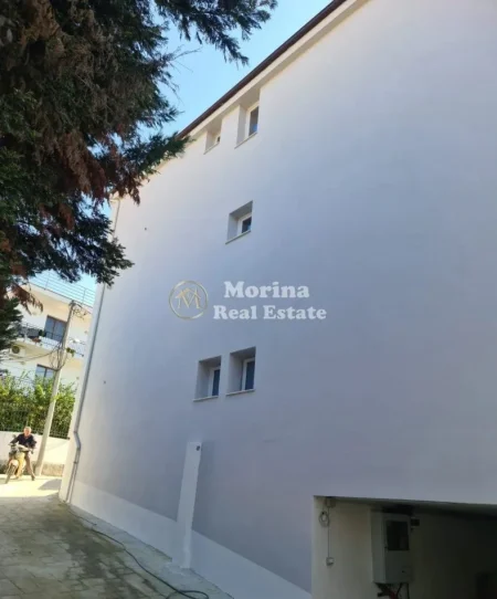 Tirane, jepet me qera Vile 1+1 Kati 2, 80 m² 400 € (Shkoze)